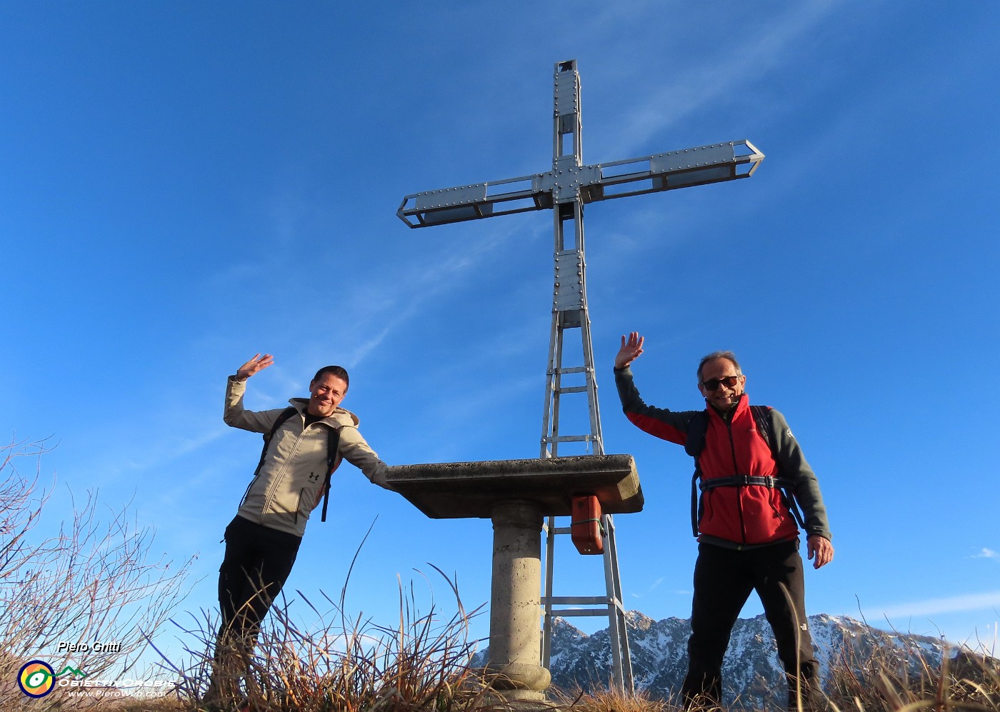 01 Alla croce (1425 m)  del Monte Castello (1474 m)  .JPG